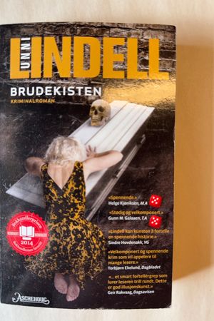 Brudekisten kriminalroman av Unni Lindell - Forside