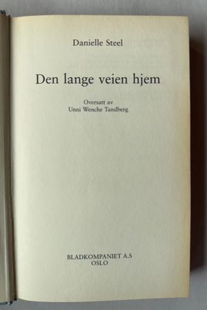 Den lange veien hjem av Danielle Steel - Forside