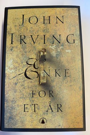 Enke for ett år av John Irving - Forside