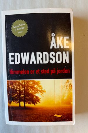 Himmelen er et sted på jorden av Åke Edwardson - Forside
