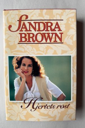 Hjertets røst av Sandra Brown - Forside