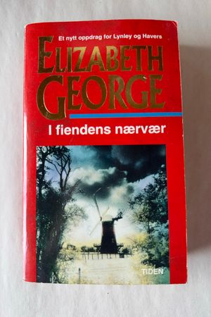 I fiendens nærvær av Elizabeth George - Forside