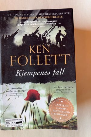 Kjempenes fall av Ken Follett - Forside