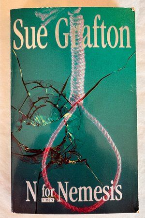 N for Nemesis av Sue Grafton - Forside