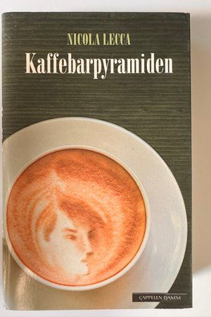 Kaffebarpyramiden av Nicola Lecca - Forside