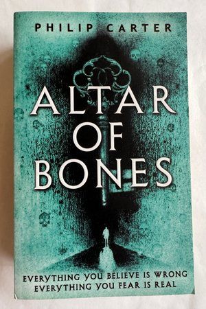 Altar of Bones av Philip Carter - Forside