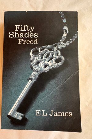 Fifty Shades Freed av E L James - Forside