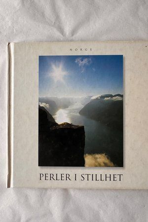 Perler i Stillhet av Snorre - Forside