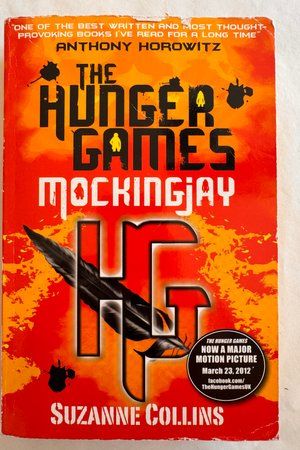 Mockingjay av Suzanne Collins - Forside