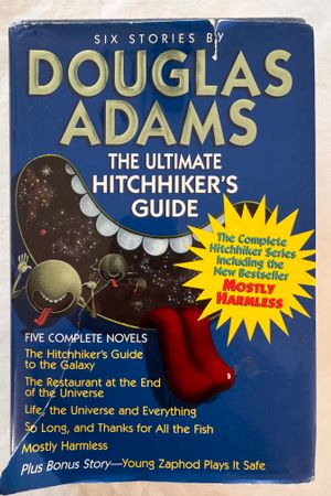 The Ultimate Hitchhiker's Guide av Douglas Adams - Forside