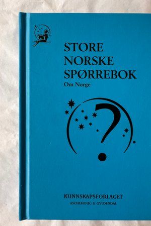 Store Norske Spørrebok av Kunnskapsforlaget - Forside