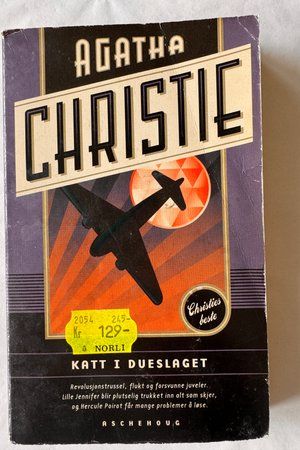 Katt i dueslaget av Agatha Christie - Forside