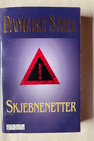 Skjebnenetter av Danielle Steel - Forside