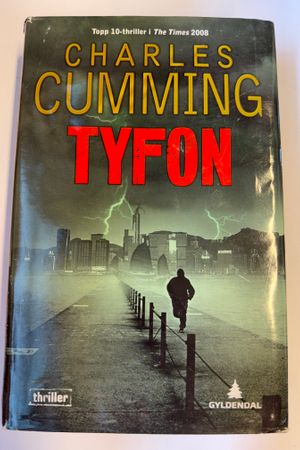 Tyfon av Charles Cumming - Forside
