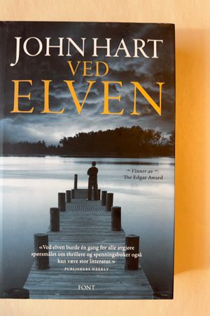 Ved Elven av John Hart - Forside