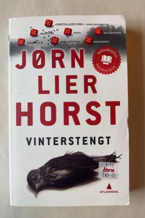 Vinterstengt kriminalroman av Jørn Lier Horst - Forside